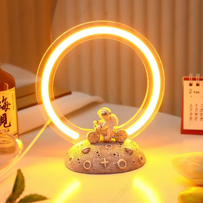 Decor Lighting Fixtures - Yaratıcı LED Astronot Gece Lambası Öğrenci