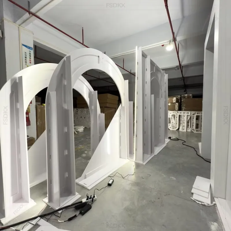 Beyaz PVC Çiçek Kemeri Standı  - Lighting Decor Rentals incelemesi ve fiyatı